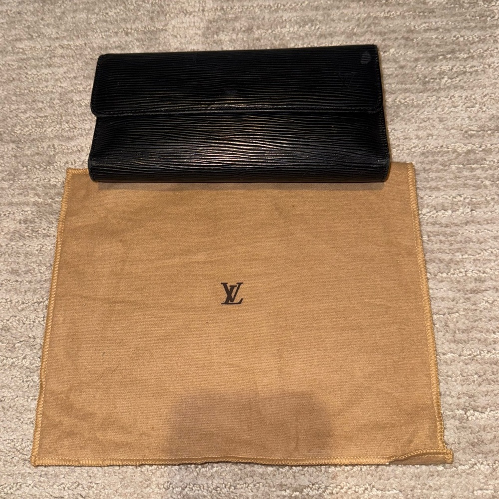 Louis Vuitton epi black wallet